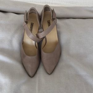 GUC Grey Paul Green heels. Sz 9-1/2.